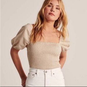 Abercrombie Puff Sleeve Smocked Top Tan with White Polka Dots • Medium